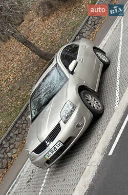 Седан Mitsubishi Galant 2007 в Киеве