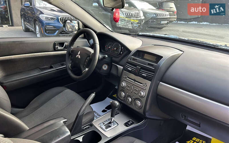 Седан Mitsubishi Galant 2008 в Черновцах
