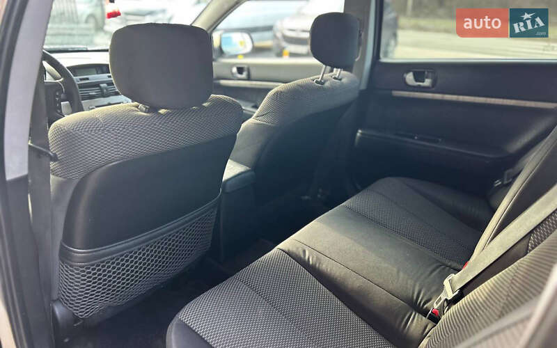 Седан Mitsubishi Galant 2008 в Черновцах