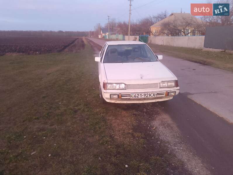 Седан Mitsubishi Galant 1986 в Кагарлику