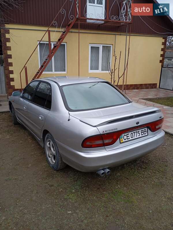 Седан Mitsubishi Galant 1996 в Черновцах