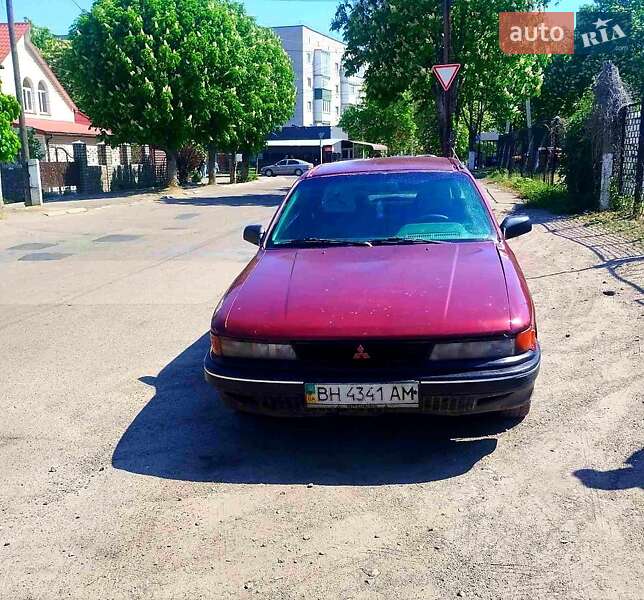 Седан Mitsubishi Galant 1988 в Первомайске