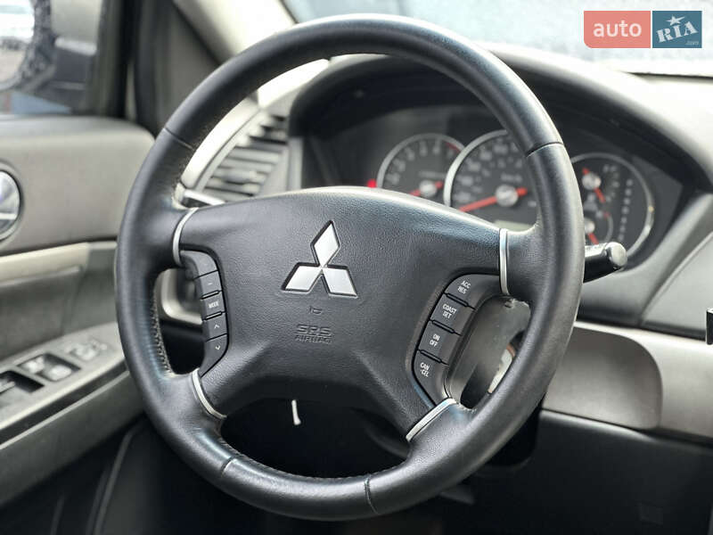 Седан Mitsubishi Galant 2009 в Львове