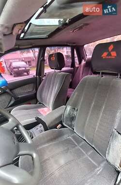 Седан Mitsubishi Galant 1988 в 