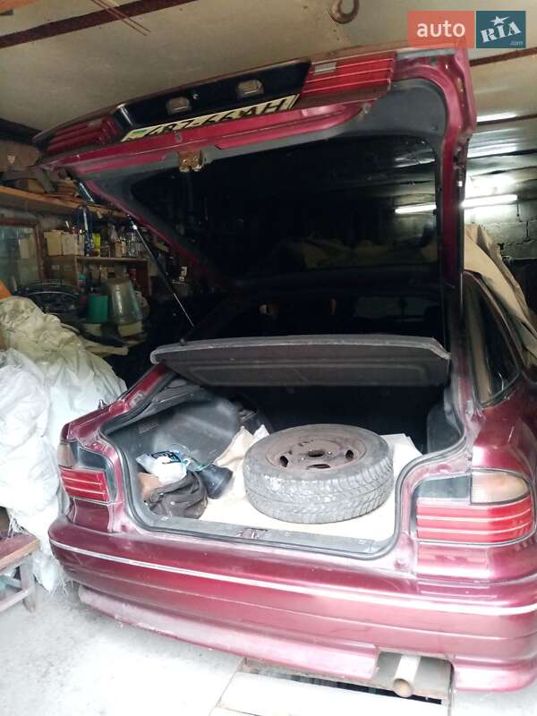 Ліфтбек Mitsubishi Galant 1992 в Кам'янському