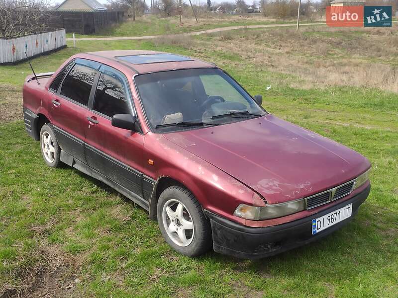Седан Mitsubishi Galant 1988 в Броварах