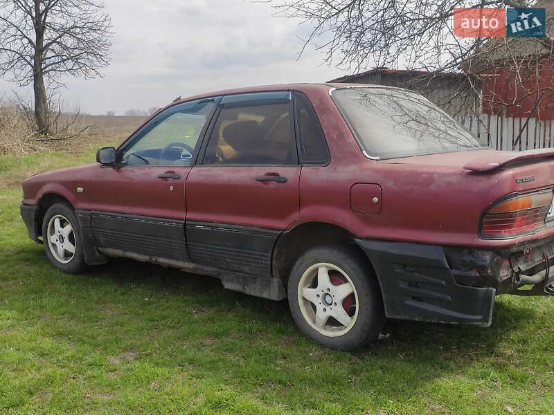 Седан Mitsubishi Galant 1988 в Броварах