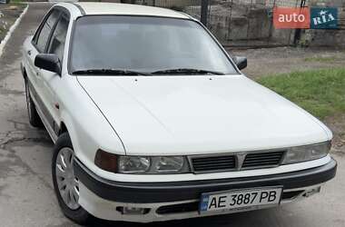 Седан Mitsubishi Galant 1988 в Днепре