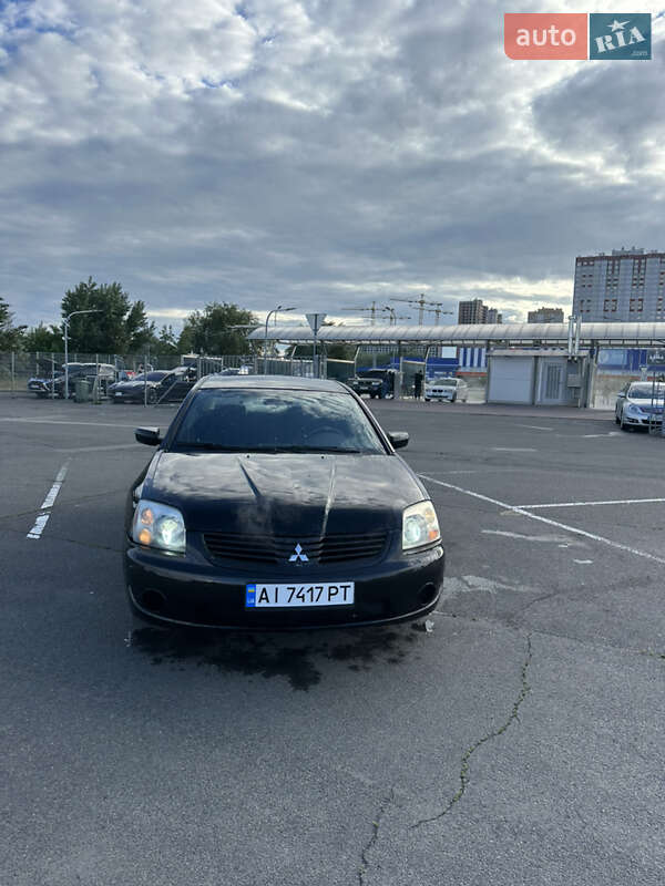 Седан Mitsubishi Galant 2004 в Киеве