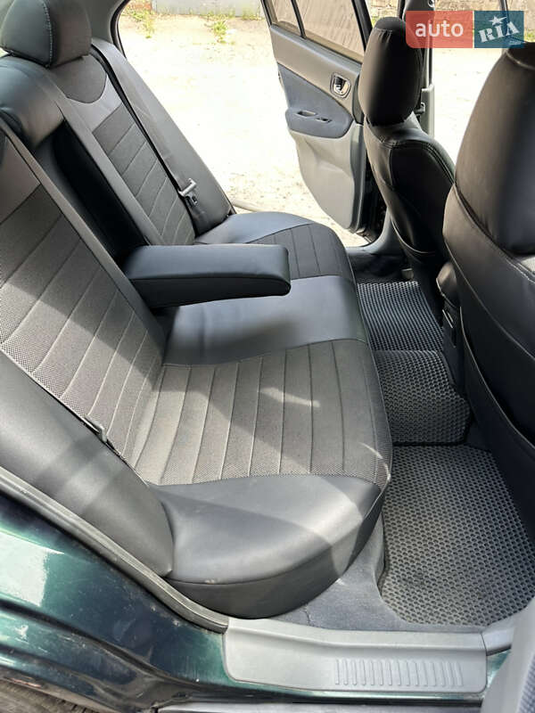 Седан Mitsubishi Galant 1998 в Кривом Роге