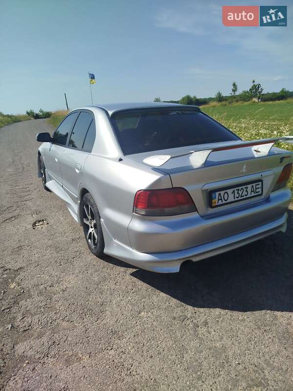 Седан Mitsubishi Galant 1999 в Іршаві