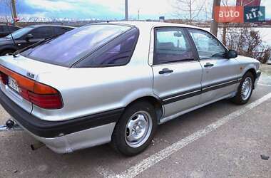 Лифтбек Mitsubishi Galant 1989 в 