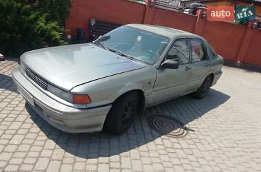 Ліфтбек Mitsubishi Galant 1990 в Рівному