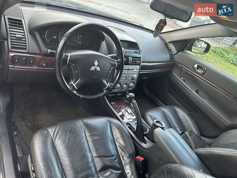 Седан Mitsubishi Galant 2009 в Киеве