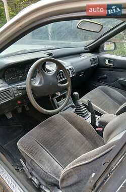 Седан Mitsubishi Galant 1992 в 