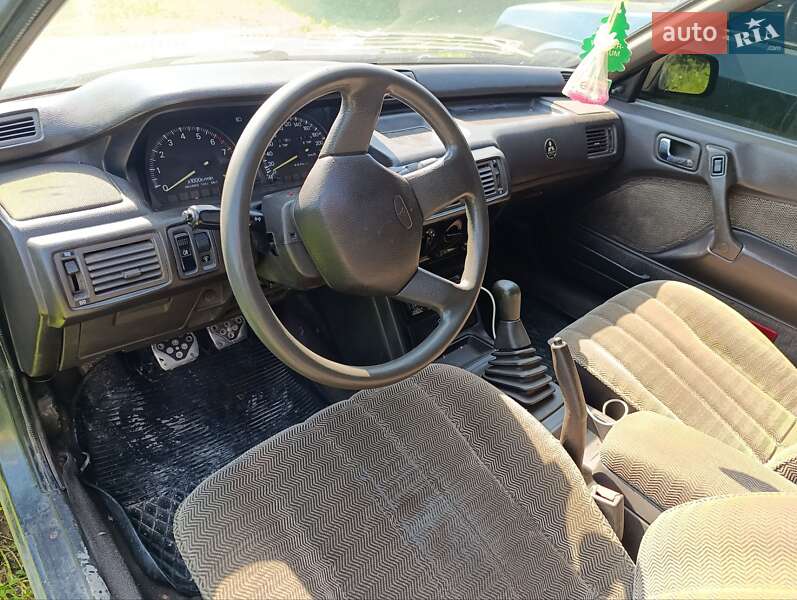 Седан Mitsubishi Galant 1988 в Чорткове