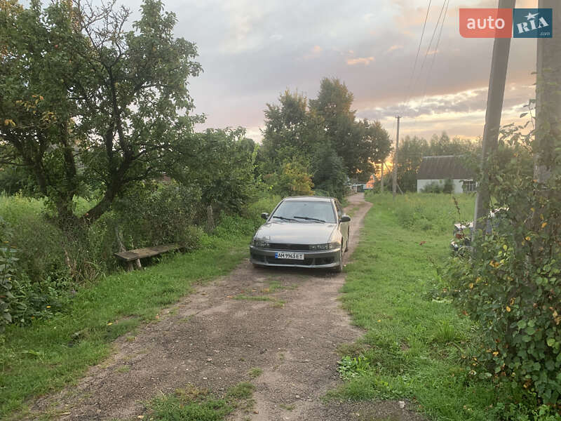 Mitsubishi Galant 2000