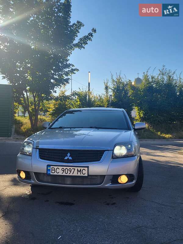 Mitsubishi Galant 2009