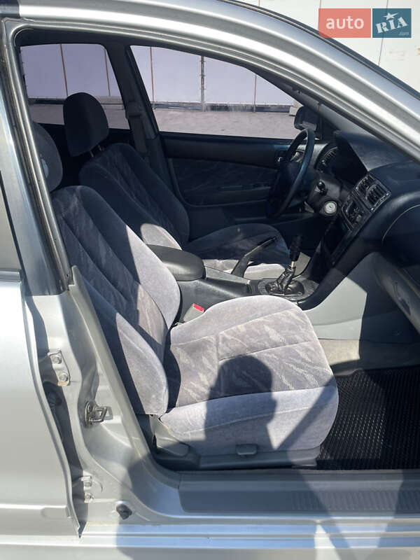 Седан Mitsubishi Galant 1999 в Тернополе