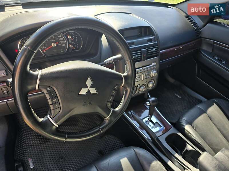 Mitsubishi Galant 2009