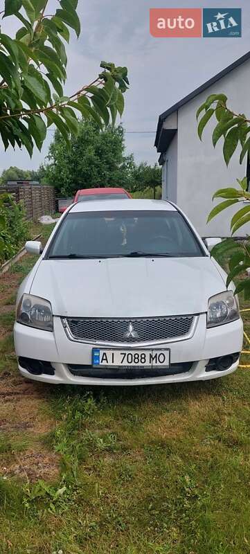 Mitsubishi Galant 2011