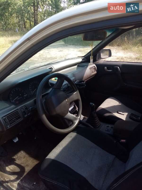 Седан Mitsubishi Galant 1989 в 