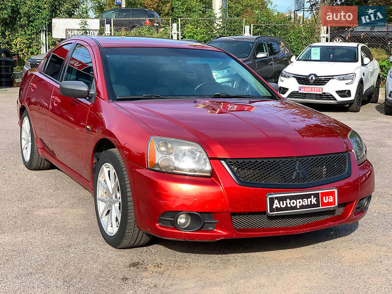 Седан Mitsubishi Galant 2012 в Виннице