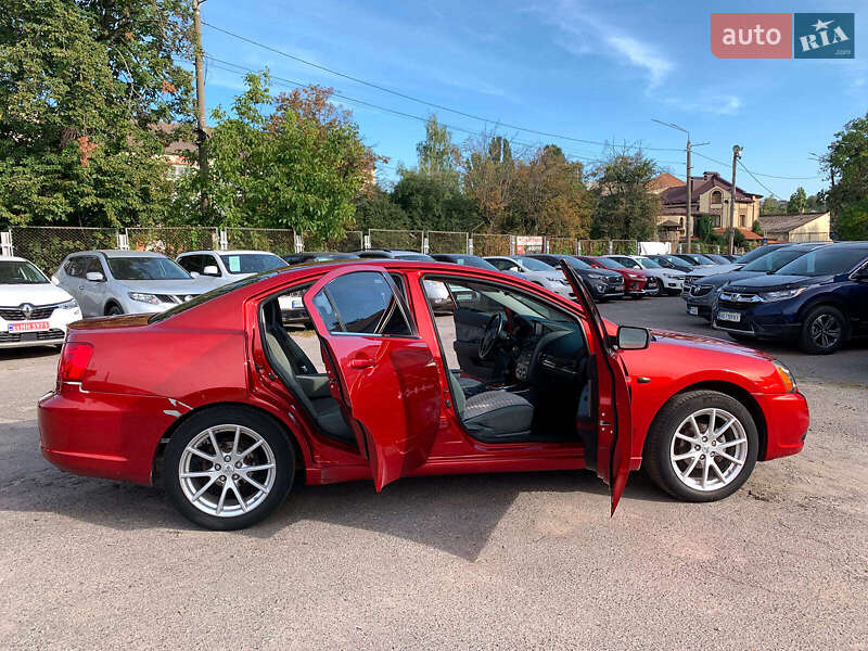 Седан Mitsubishi Galant 2012 в Виннице