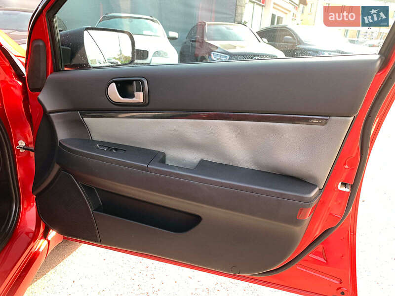 Седан Mitsubishi Galant 2012 в Виннице