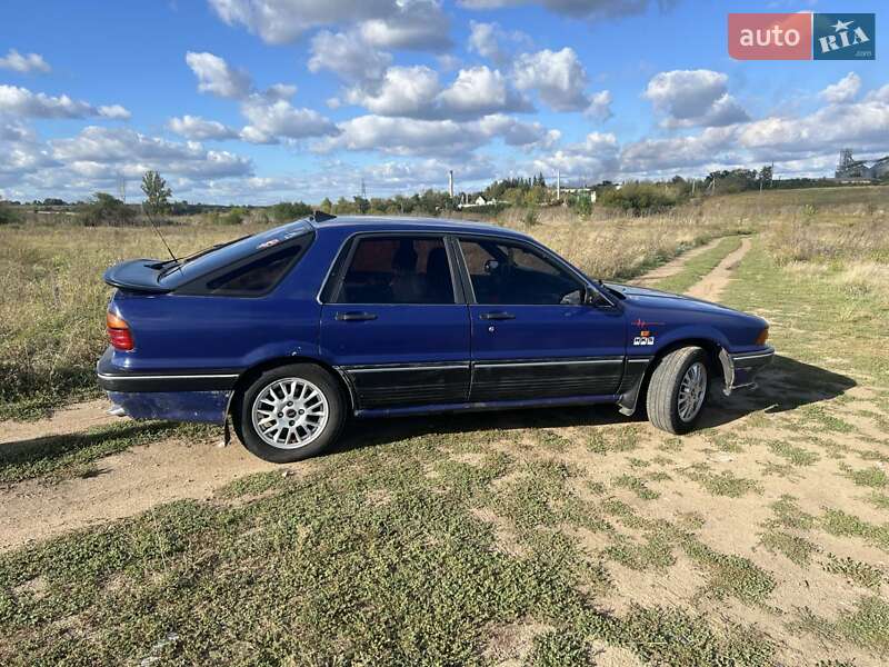 Лифтбек Mitsubishi Galant 1989 в Гайсине