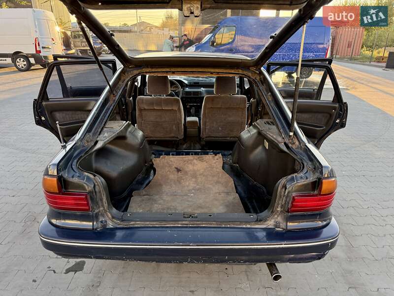 Лифтбек Mitsubishi Galant 1989 в Киеве