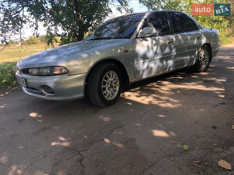 Седан Mitsubishi Galant 1993 в Синельниково