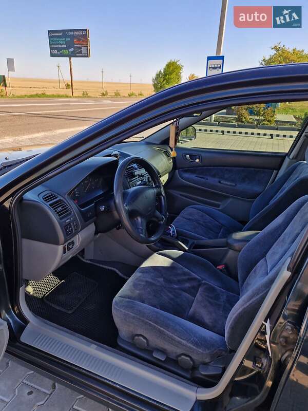 Седан Mitsubishi Galant 1997 в Доброславе