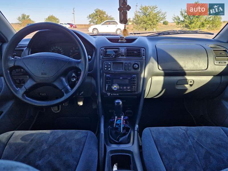 Седан Mitsubishi Galant 1997 в Доброславе