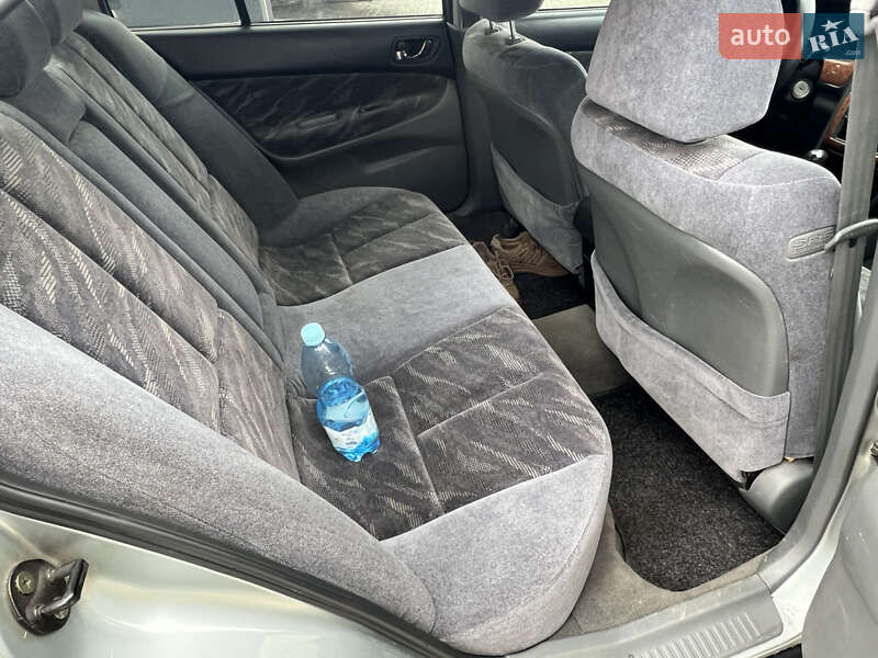 Седан Mitsubishi Galant 1999 в Золочеве