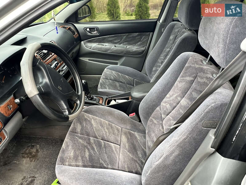 Седан Mitsubishi Galant 1999 в Золочеве