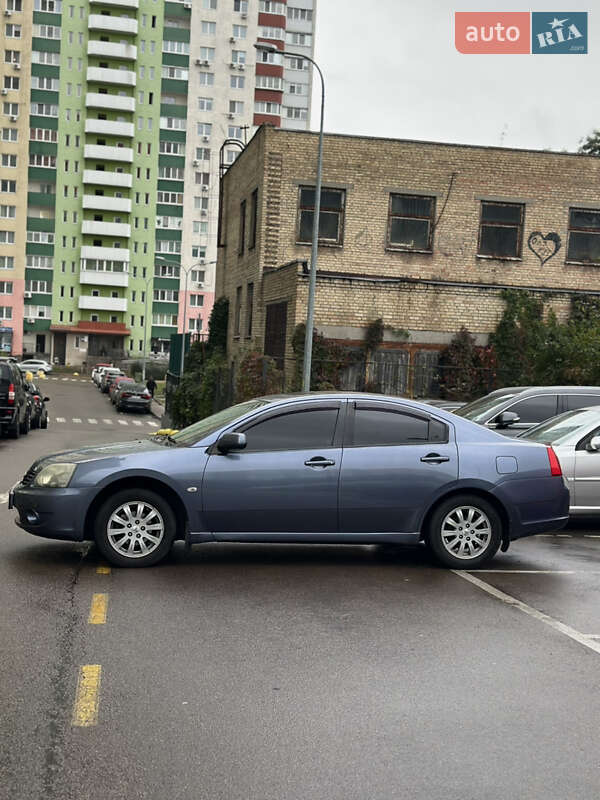 Седан Mitsubishi Galant 2006 в Киеве