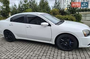 Седан Mitsubishi Galant 2011 в 