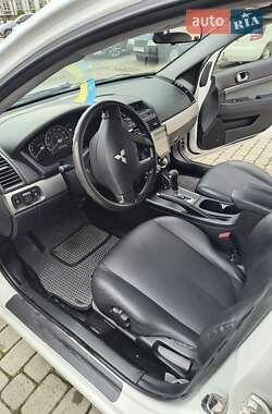 Седан Mitsubishi Galant 2011 в 