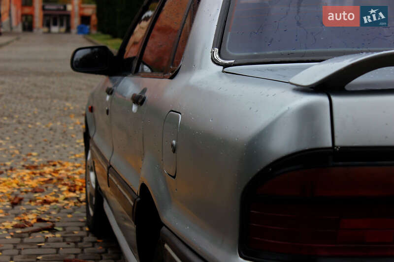 Седан Mitsubishi Galant 1989 в Кременце