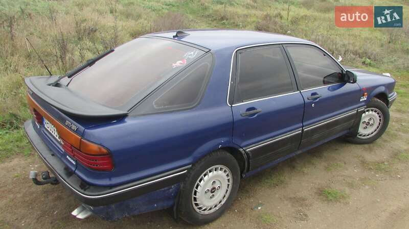 Ліфтбек Mitsubishi Galant 1989 в Гайсину