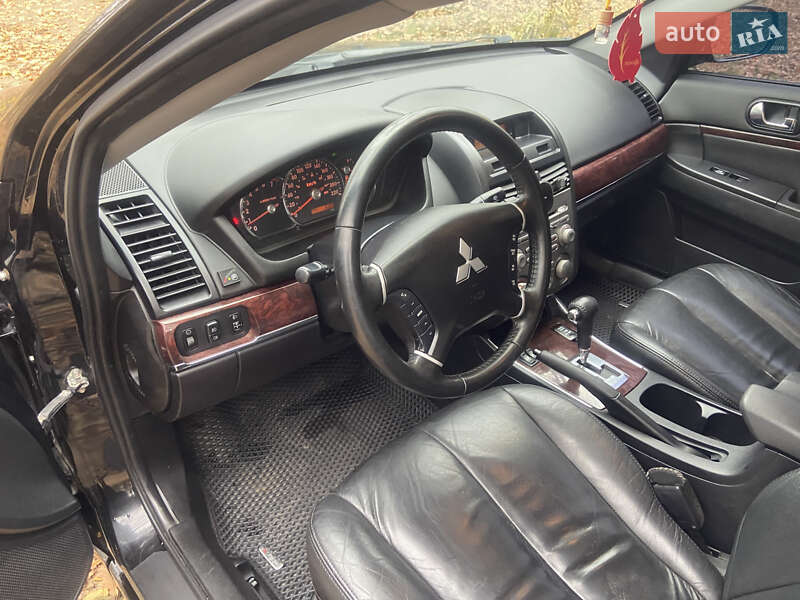 Седан Mitsubishi Galant 2009 в Ладижині