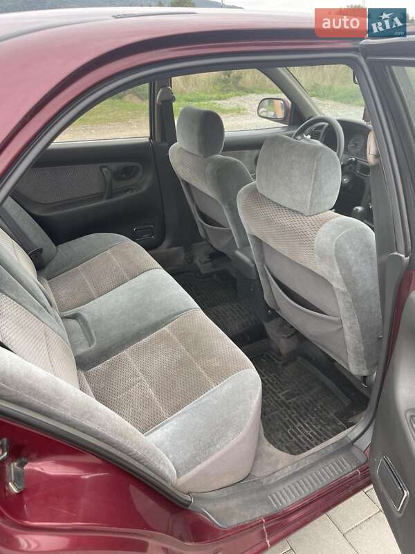 Седан Mitsubishi Galant 1995 в Виноградове