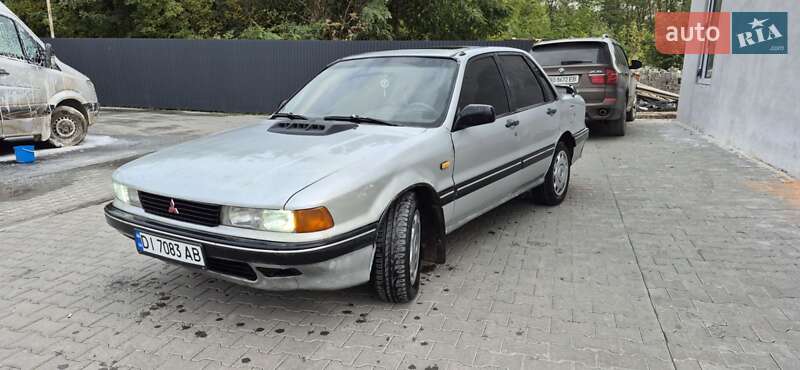 Седан Mitsubishi Galant 1988 в Тернополе