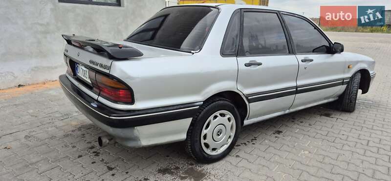 Седан Mitsubishi Galant 1988 в Тернополе