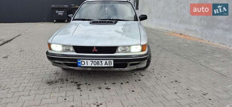 Седан Mitsubishi Galant 1988 в Тернополе