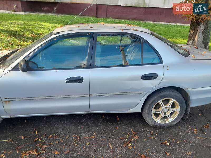 Седан Mitsubishi Galant 1995 в Кременчуге