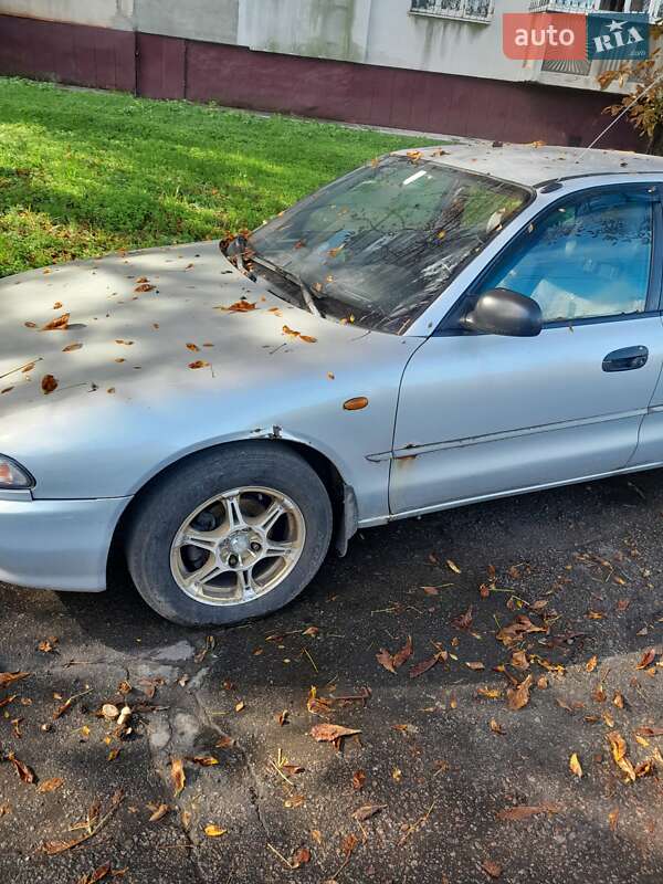 Седан Mitsubishi Galant 1995 в Кременчуге