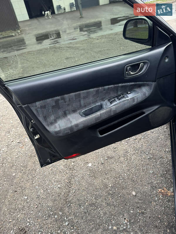 Седан Mitsubishi Galant 2004 в Киеве