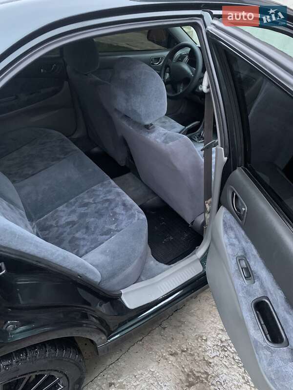 Седан Mitsubishi Galant 1997 в Великодолинському